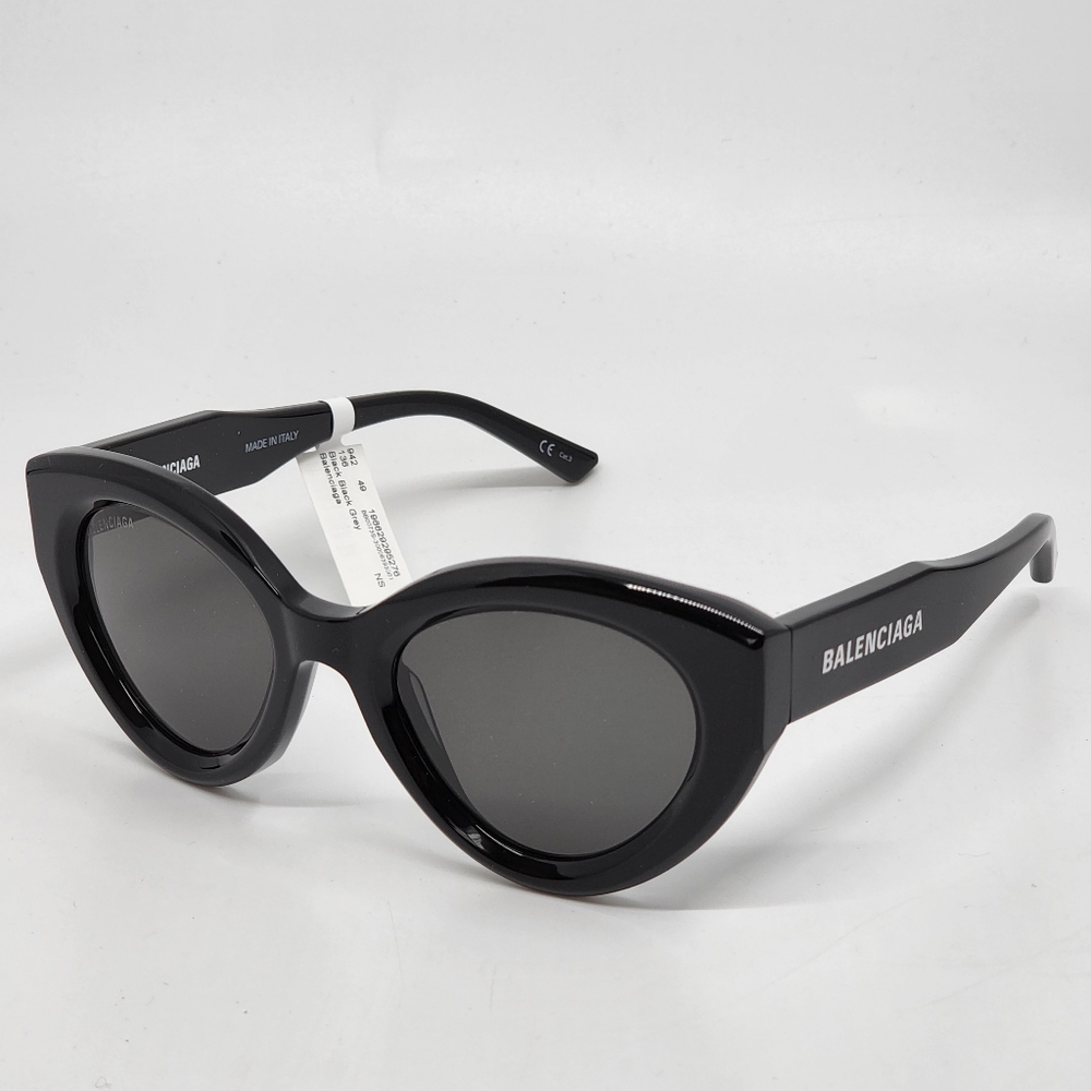 BALENCIAGA Cat Eye Sunglasses Shiny Black /Grey Lens